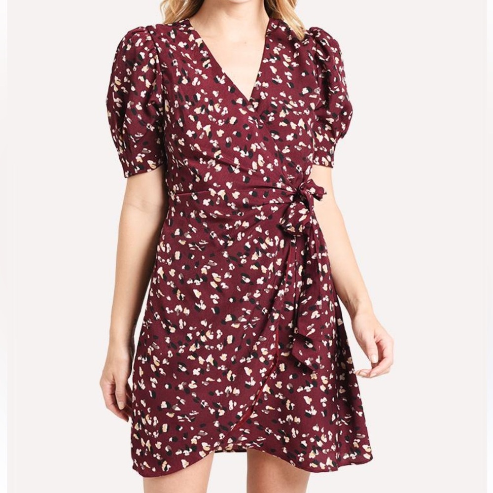 HEARTLOOM Cheri Wrap Dress Short Puff Sleeves Floral Print Burgundy Size Small.